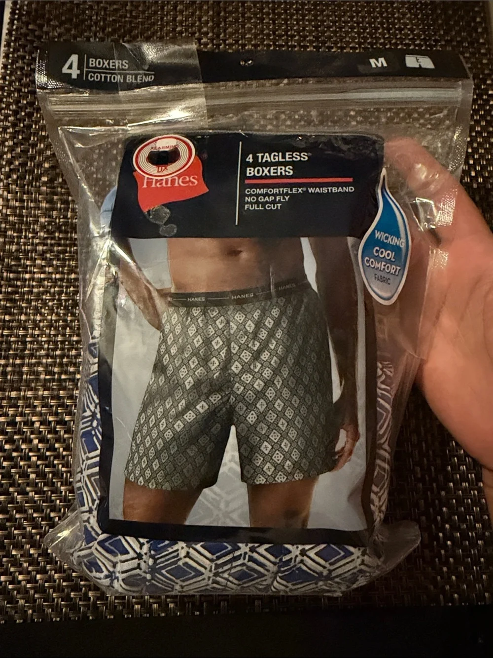 Hanes Men's 4-Pack Tagless Boxers - Blue Pattern Medium 32-34” JCBXY4